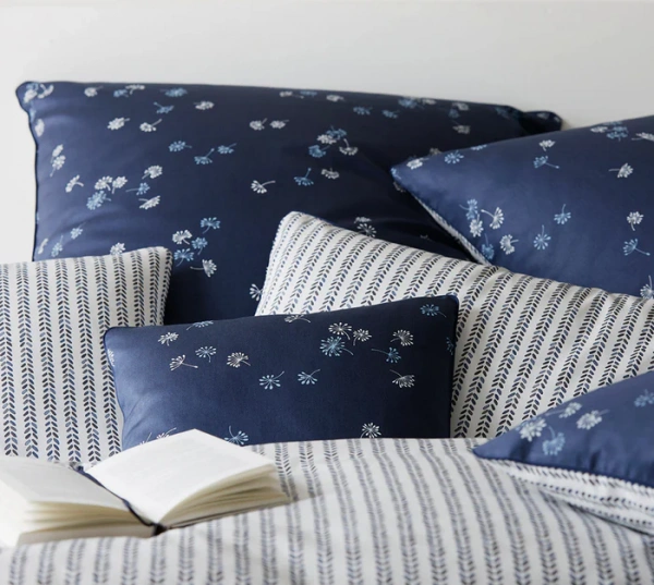Наволочка Elegante Fleurs 2438R/2 (indigo/тсиний)